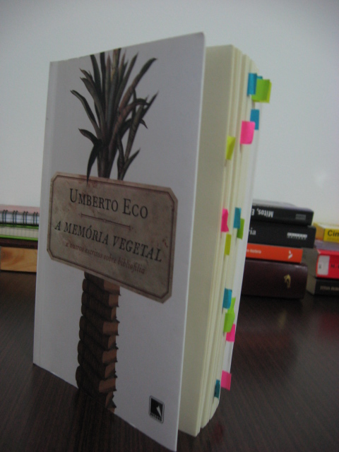 Imagem de capa. A memória Vegetal, de Umberto Eco.