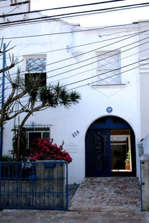 Casa contemporânea. Fotografia. Fachada.