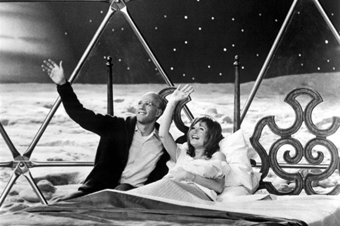 Slaughterhouse-Five, 1972, '104. Direção: George Roy Hill.