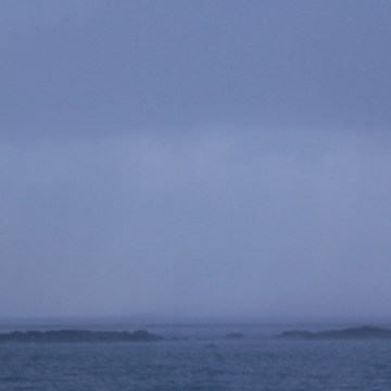 Fotografia. Linha do horizonte no mar.