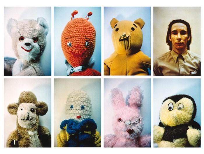 Mike Kelley, “Ahh..Youth”, 1991. 8 Fotografias de 60x45,7cm, Museum Boijmans Van Beuningen, Rotterdam.