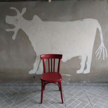 Imagem de capa. Cadeira do meu avô. Podcast. Crônica.