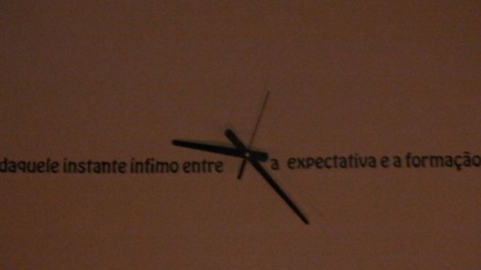 Imagem de capa. Chronologia Kairológica. Instalação Fabiana Pedroni.